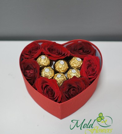 Коробка-сердце с красными розами и Ferrero Rocher №3 Фото 394x433